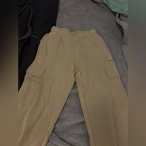 Aritzia Cargo sweatpants
